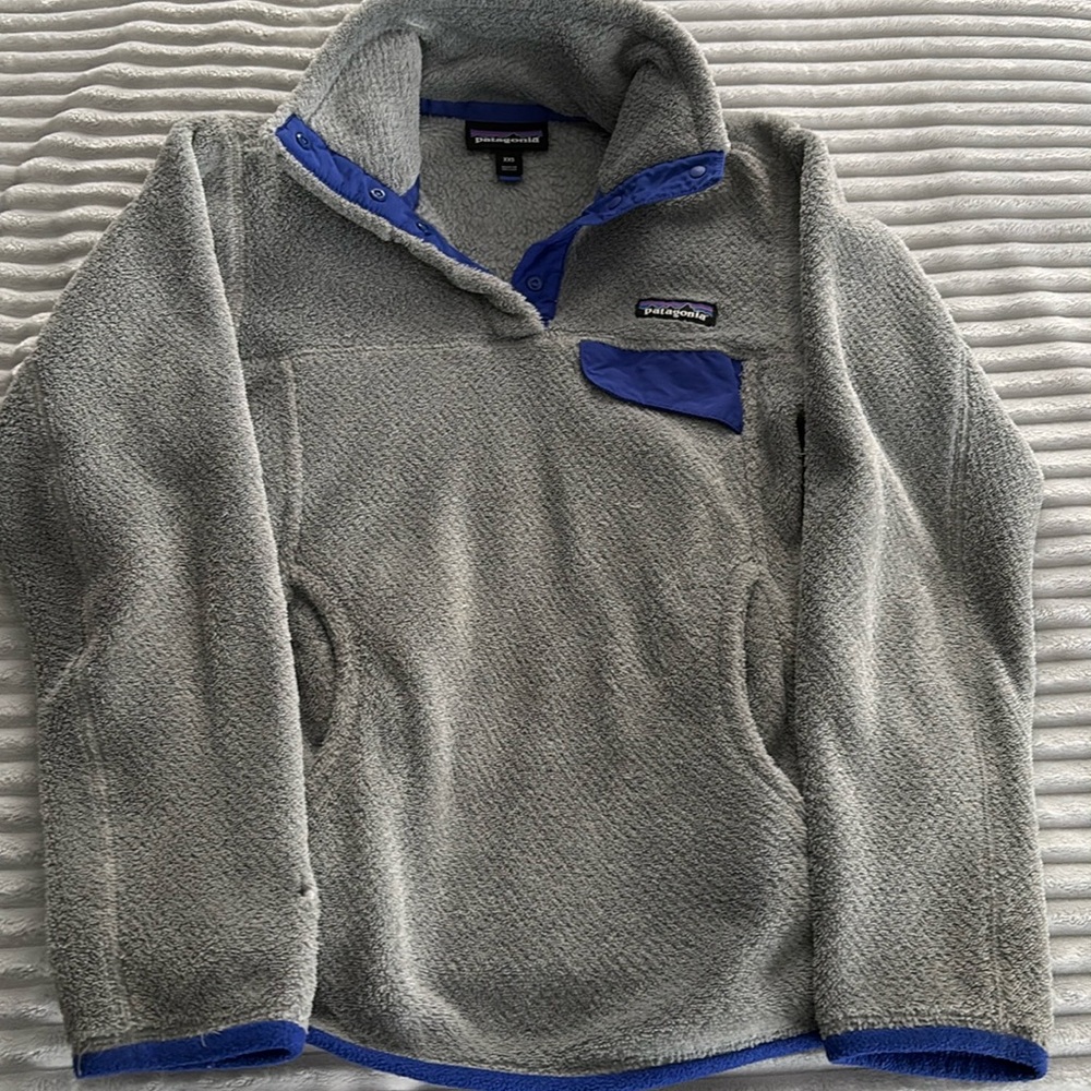 Girls Patagonia pullover fleece